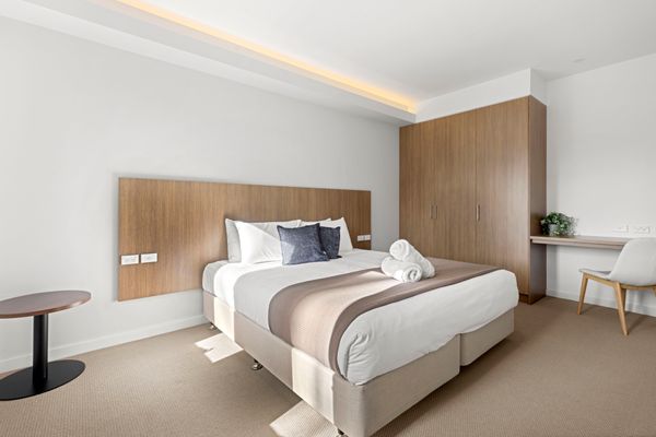 Modern 2 Bed Apartment – 6 Min walk to beach
