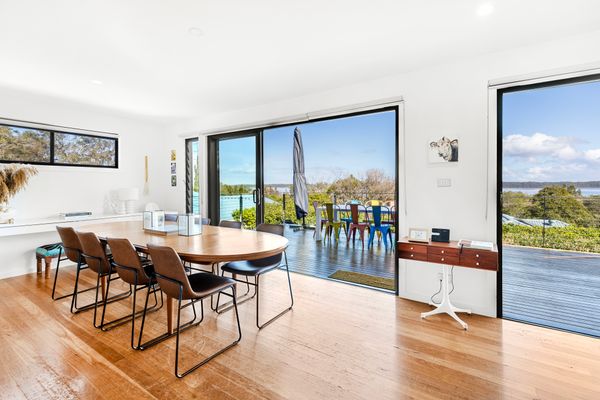 Lakeviews – Pet Friendly with Fireplace