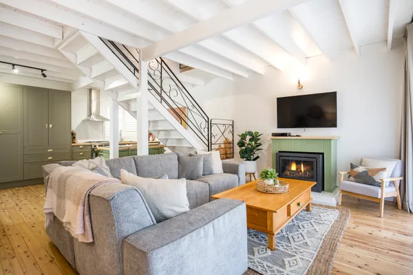 Wavesong on Watts – Pet Friendly with Spa