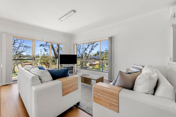 Ocean Echoes – Pet Friendly with Ocean Glimpses