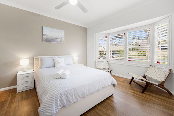 Dolphin Cove – Pet Friendly with Fireplace