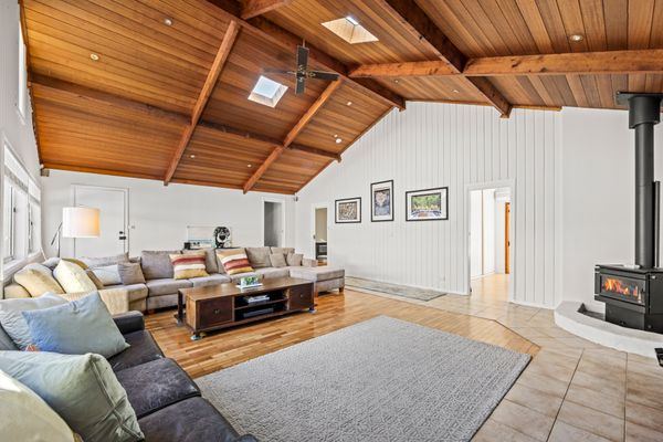 Gone Coastal – Pet Friendly with Swimming Pool