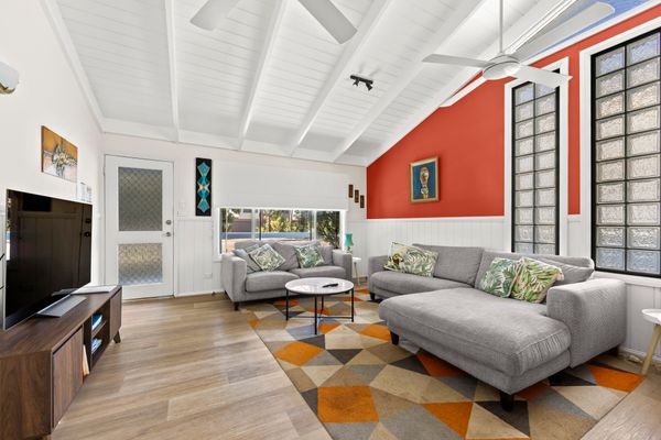 Happy House – Pet Friendly – 5 Min Walk to Beach