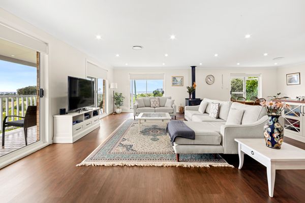 Olive Grove – Pet Friendly with Fireplace