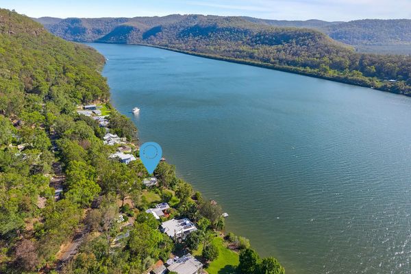 Dorathee Cottage – Pet Friendly – Absolute Waterfront
