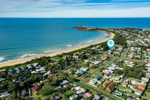  Amazing beachfront at your doorstep, Easy access to an amazing surf beach for surfing