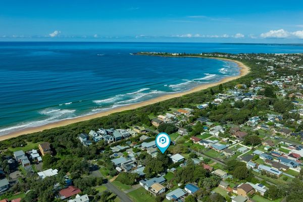 Amazing beach only a few minutes walk away, Easy access to an amazing surf beach for surfing