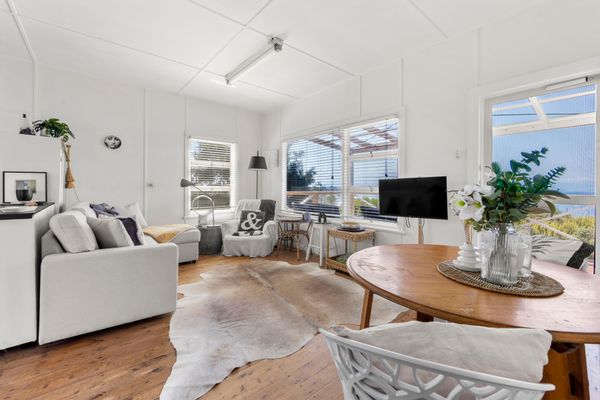 Moon Gate at Culburra – Pet Friendly Absolute Beachfront