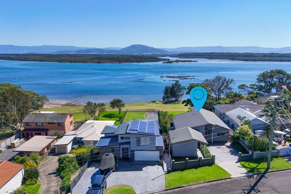 Amazing lakefront at your doorstep