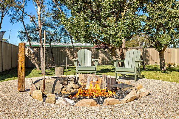 Poppy’s – Fire Pit – 4 Mins Walk to Beach