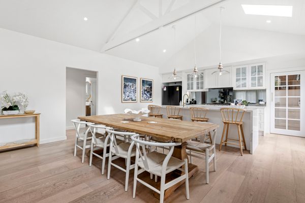 The White House – Pet Friendly with Heated Swimming Pool