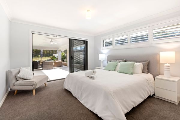 Coastal Retreat – Pet Friendly with Fire Pit
