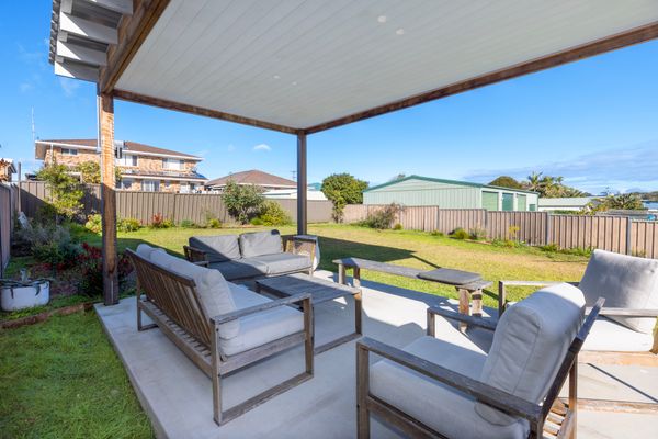 Beach Cottage – Pet Friendly – 2 Mins walk to Beach