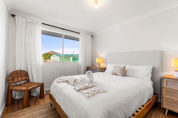 Beach Cottage – Pet Friendly – 2 Mins walk to Beach