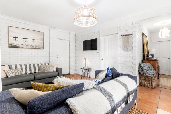 Paws and Palms – Pet Friendly with Fire Pit
