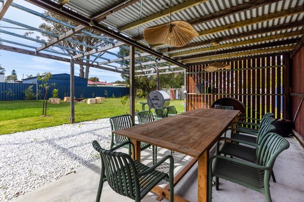 Paws and Palms – Pet Friendly with Fire Pit