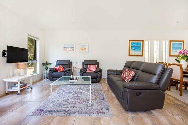 Thalassa – Pet Friendly – 2 Mins Walk to Beach