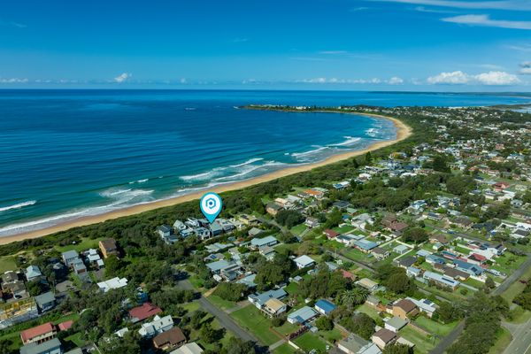 Amazing beachfront at your doorstep, Easy access to an amazing surf beach for surfing