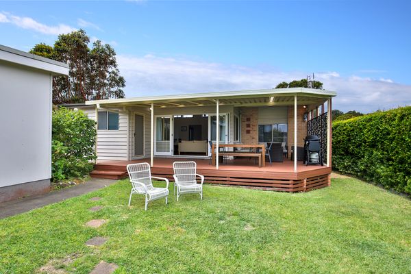 The Deckhouse – Pet Friendly – 2 Mins to Beach