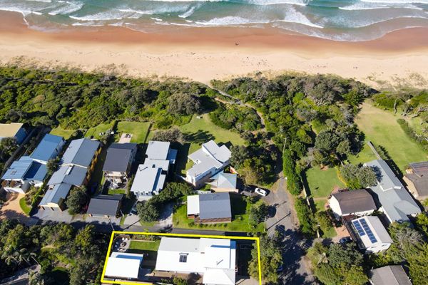 Amazing beach only a few minutes walk away, Easy access to an amazing surf beach for surfing