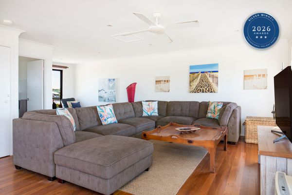 Endless Summer – Absolute Beachfront – Pet Friendly