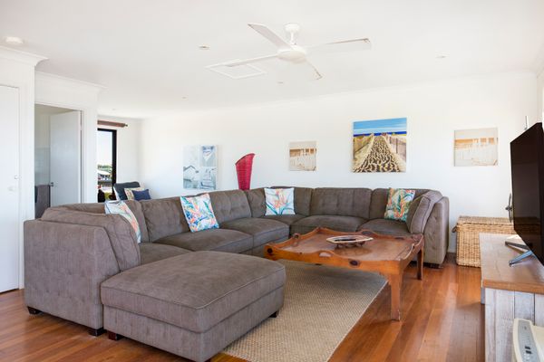 Endless Summer – Absolute Beachfront – Pet Friendly