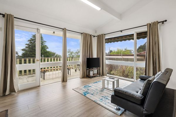 Narrow Neck Hideaway & Studio