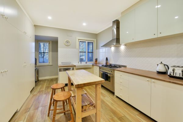Woodford House