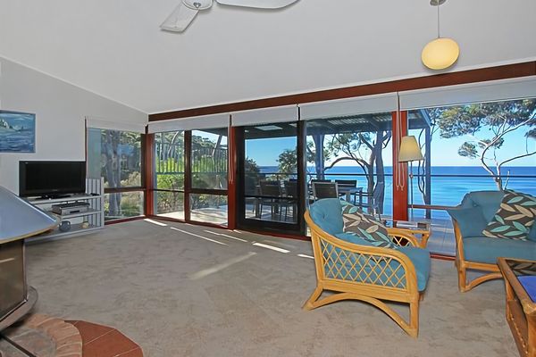 Baringa Crescent Clifftop Living