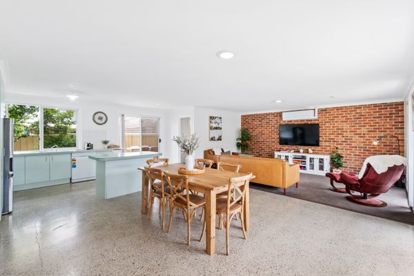 Light and Bright at Maloneys