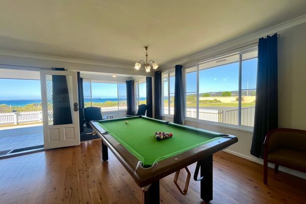 Sandy Shores Vincentia by Book Jervis Bay – Across the Road from the Beach! The Perfect Escape