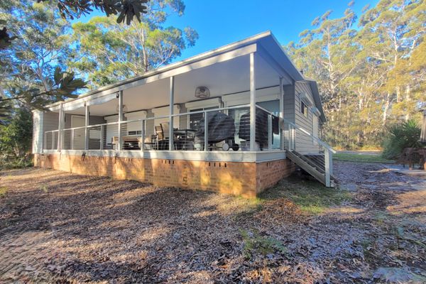 Wrights Beach Bungalow – WALKING DISTANCE TO THE WATER