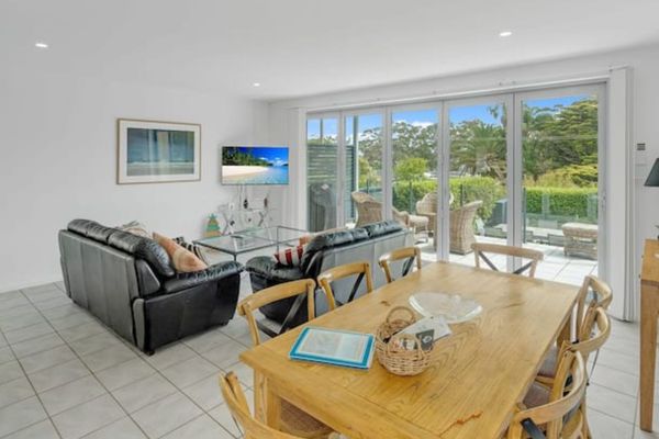 Vincentia Style by Book Jervis Bay – Only 150m to the Beach – Free Wifi & Chrome Cast