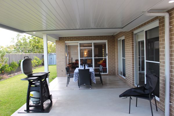 Charis by the Bay – 4 bedrooms – 5 mins to beach