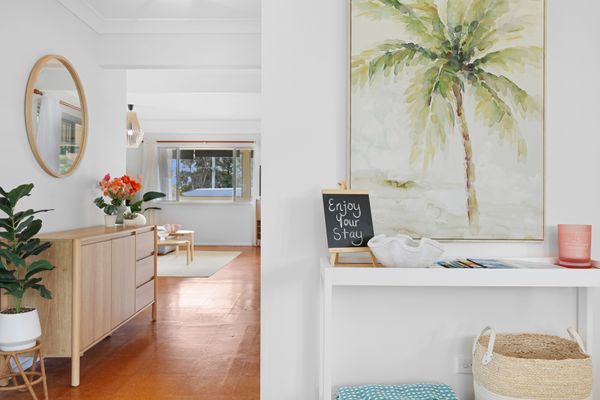Vincentia Beach Bungalow: Your Coastal Escape
