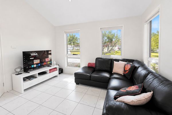 Annvilla by Book Jervis Bay