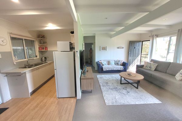 Waterfront Retreat by Book Jervis Bay – Getaway Kayaks, Bikes, Fast Wi-Fi and more…