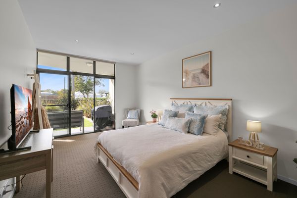 Our Beach House at Husky – Stay for 3 Pay for 2! Coastal Couples Escape