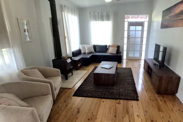 Seabreeze Cottage – Cosy Couples Retreat Stay by the Beach