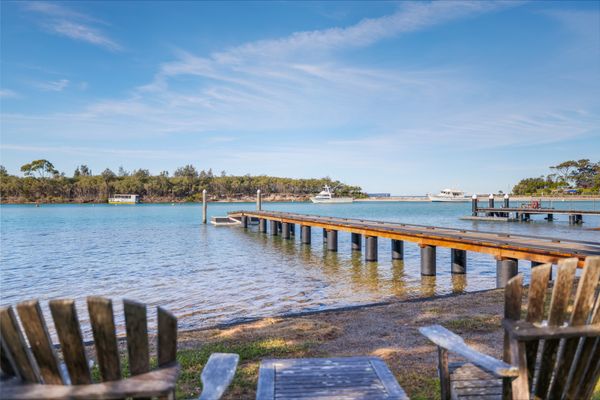 Anglesea Family Bungalow Pool View – 2 Bedroom by Book Jervis Bay