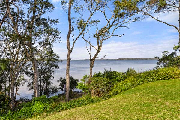 Stargazer Cottage Waterfront Reserve with Private Studio