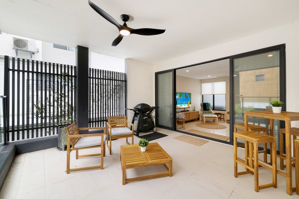 Husky Beach Pad – Couples Retreat