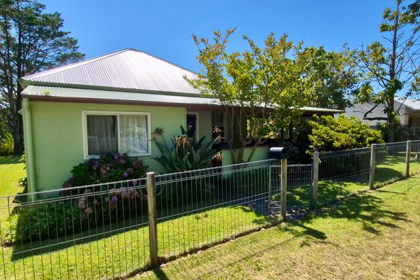 Currambene Retro Retreat – 100m to the main street of Huskisson