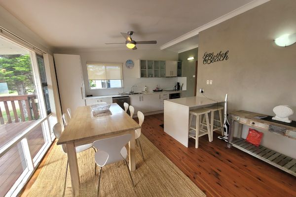 Del Mare Vincentia – 2 Bedroom Unit only 200m from the beach!