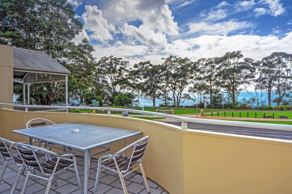 SIMPLY THE BEST by Book Jervis Bay Waterviews over the park