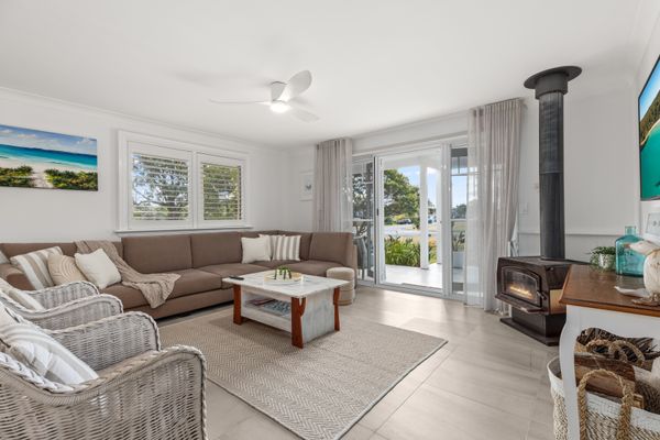 Mon12 – By the Bay by Experience Jervis Bay