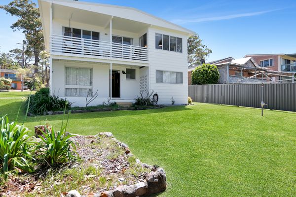 Dac36 – The White House by Experience Jervis Bay