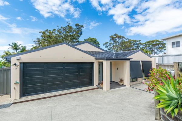Wal42b – Poolside Oasis by Experience Jervis Bay