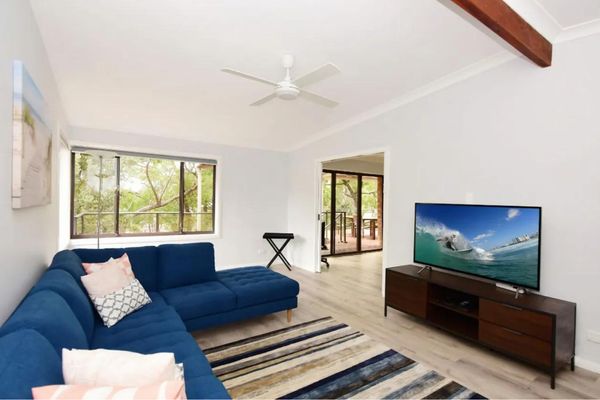 Ros10 – All Decked Out @ Hyams Beach by Experience Jervis