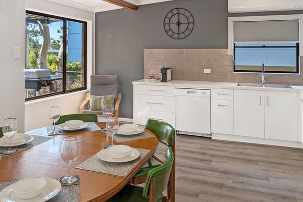 Ros10 – All Decked Out @ Hyams Beach by Experience Jervis